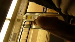flashing girl subway legendflashing discret flash 2